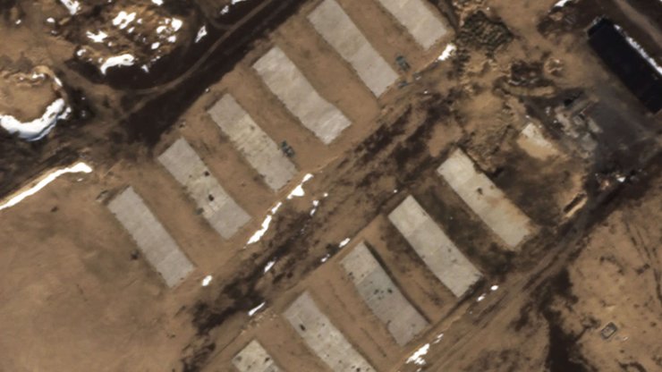 Строительство гарнизона не завершено, здесь есть строительные площадки.