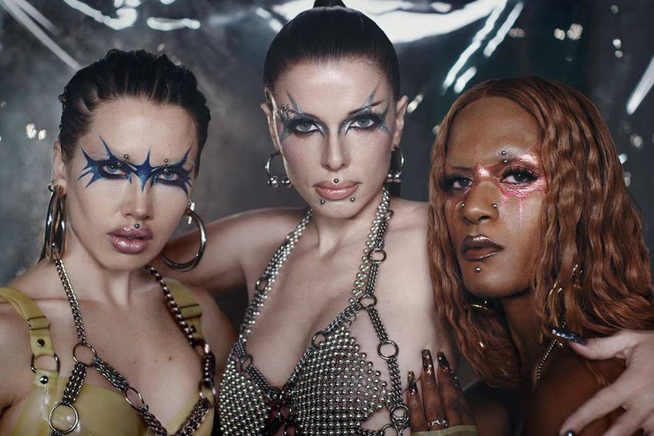 Джулия Фокс в рекламном кампейне Isamaya