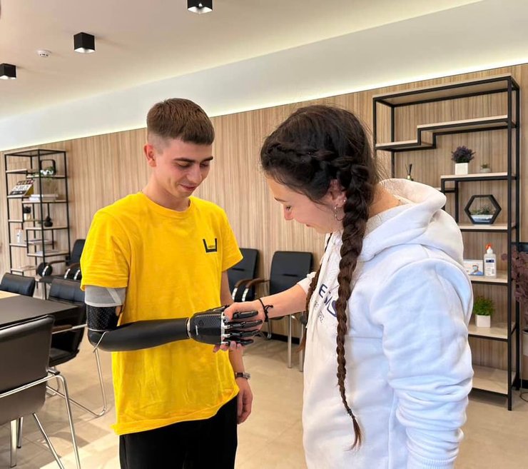 військовий, біонічний протез, ампутація