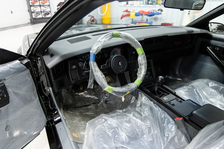 Салон шевроле камаро, Chevrolet Camaro IROC-Z, Chevrolet Camaro, Chevrolet Camaro 1985, капсула времени