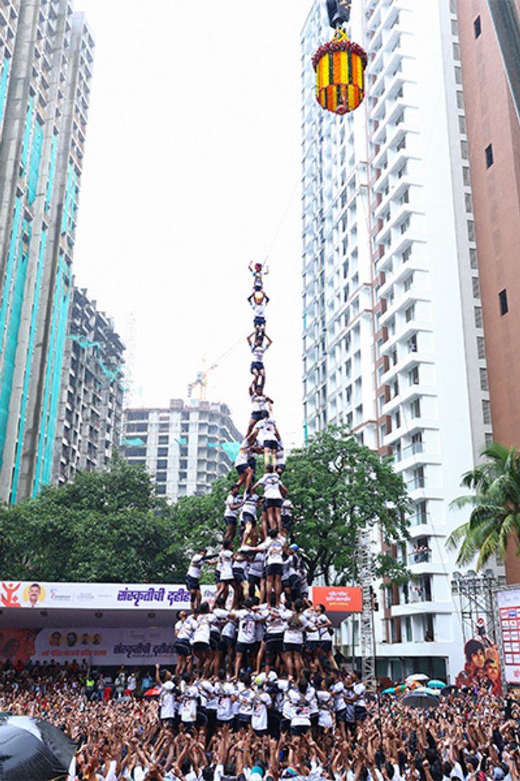 Пирамида из людей в Индии