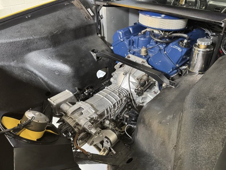 двигун De Tomaso Pantera