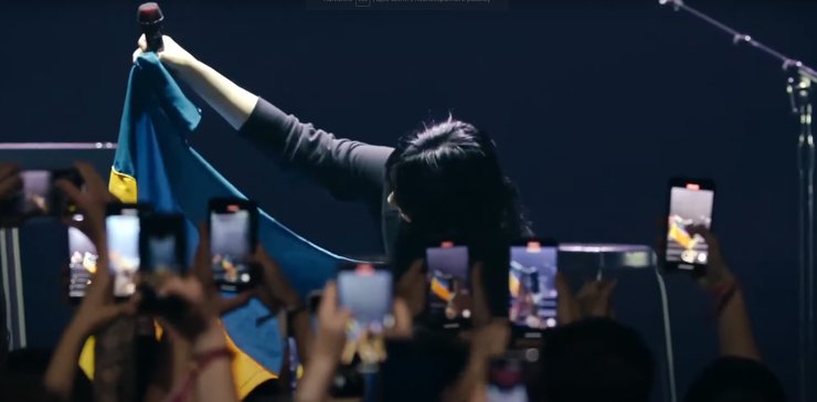 билли айлиш, флаг украины, Jerry Heil, концерт билли айлиш, бонн