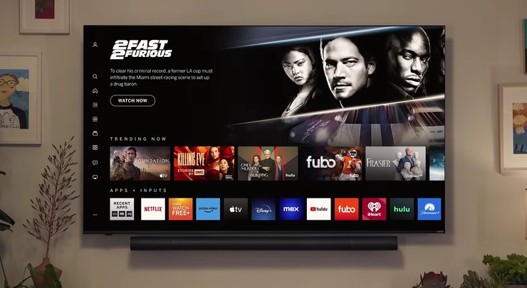 Телевизор Vizio на стене гостинной