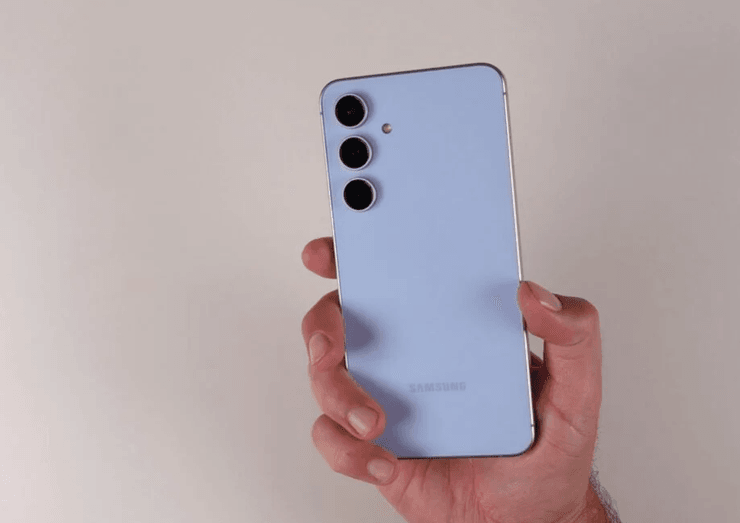 смартфон Galaxy S24 FE