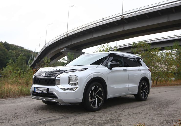 новый Mitsubishi Outlander, Mitsubishi Outlander 2024, кроссовер Mitsubishi