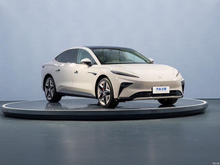 Електромобілі Rising Auto, Rising Auto, Rising Auto R7, Rising Auto F7