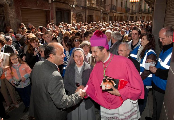 Епископ Хавьер Новелл, католический епископ