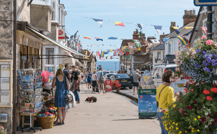 Село в Великобритании называют самым красивым во всей стране, в чем его особенность, путешествия, фото, интересные факты