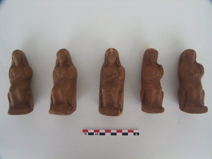 артефакты статуэтки женщины фигурки глина
