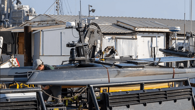 катамаран на испытаниях