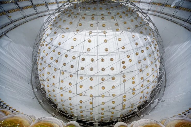 детектор нейтрино JUNO