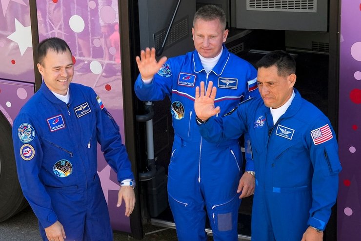 астронавты