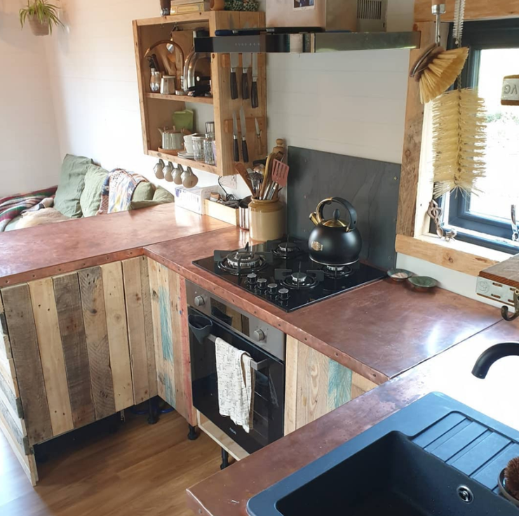 Житло без іпотеки, купівля нерухомості, пересувний будинок, помешкання, ремонт до та після, дизайн, мінімалізм, Велика Британія