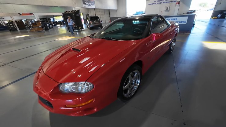 Chevrolet Camaro SS 2000 года