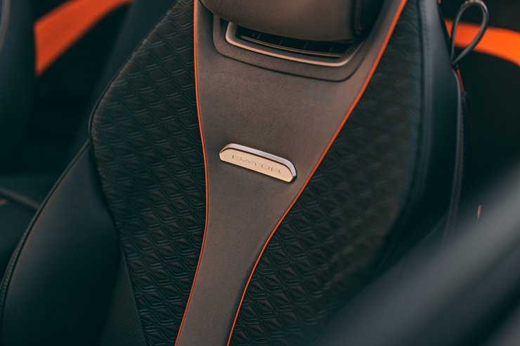 Салон Bentley Batur Convertible, новый Bentley Batur, кабриолет Bentley