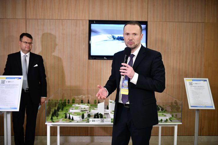 Напустити туману. На презентації проекту Сергій Шкарлет так і не прояснив, яким чином у новий ВНЗ відбиратимуть студентів і викладачів