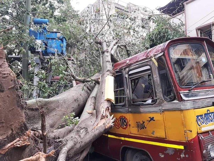 Индия, шторм Амфан