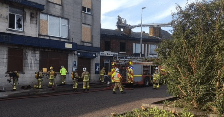 парикмахерская, великобритания, поджог, пожарные