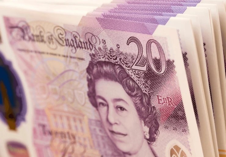 Банкноты Банка Англии — выигрыш, из-за которого семья вынуждена была скрываться