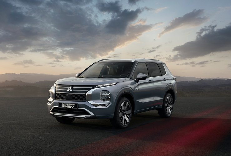 Mitsubishi Outlander PHEV, Mitsubishi Outlander