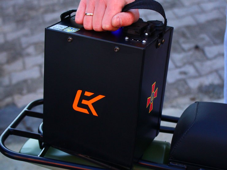 ELEEK Energy 810, зарядная станция