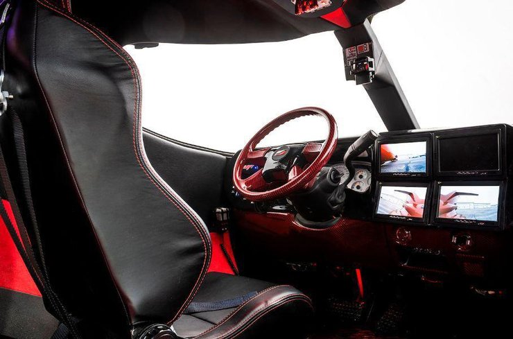 Limo-Jet, водительское место самолета-лимузина Limo-Jet