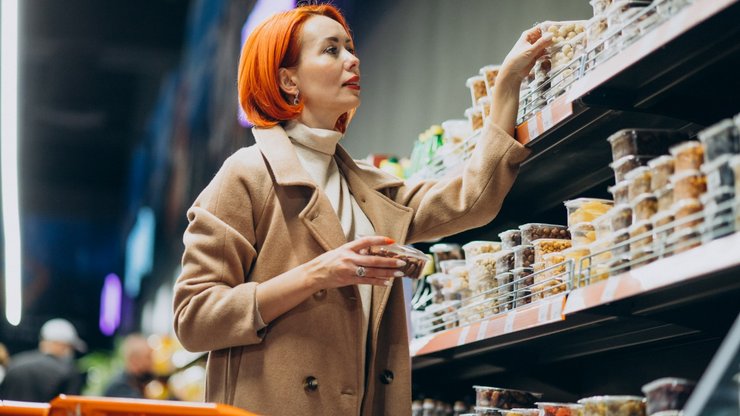 Магазины начали снижать цены на продукты