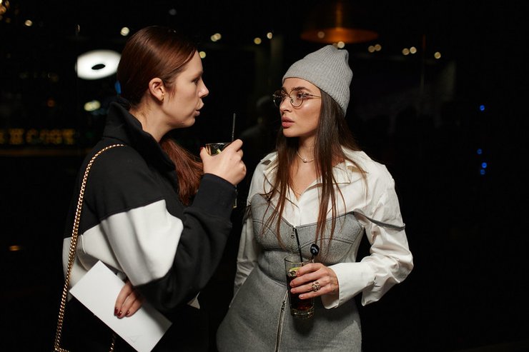 Соня Плакидюк, Алена Прист