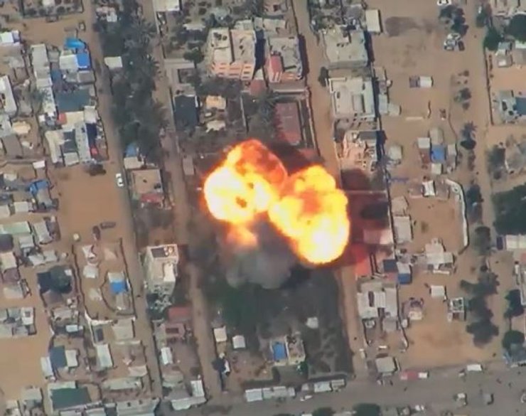 Место взрыва в городе Хан-Юнус, Мухаммед Дейф