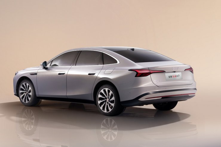 Hongqi H7