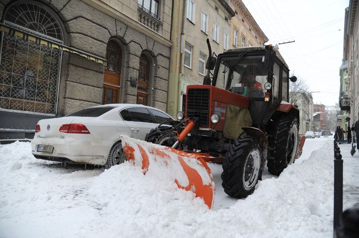 Изымать могут как легковой, так и грузовой транспорт, спецтехнику, а еще — аграрную технику