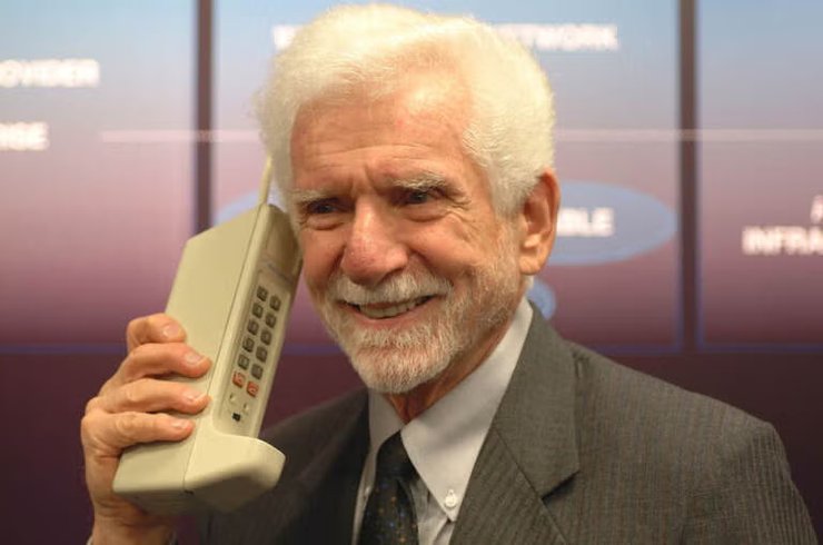 Мартін Купер Motorola DynaTAC 8000X
