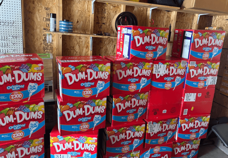 льодяники, цукерки, замовлення, хлопчик замовив льодяники