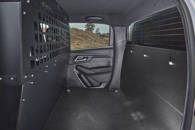 Салон Isuzu D-Max