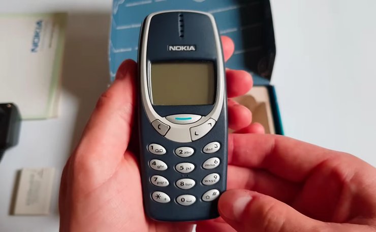 Розпакування смартфона Nokia 3310