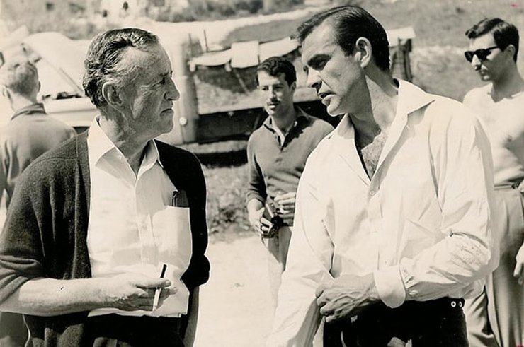 Ян Флеминг и первый исполнитель роли канонического Бонда - Шон Конери ян флемінг та шон коннері