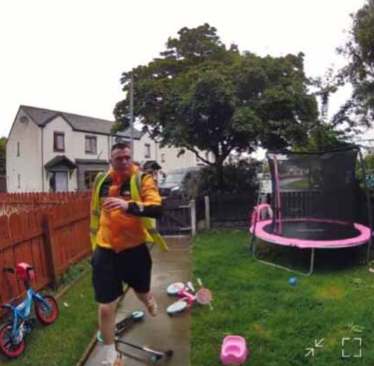 Элизабет Крукс, мальчик спас мать от смерти, интересные истории из жизни, курьезы, помощь курьера