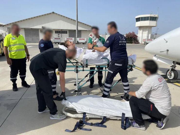 Кэролайн доставили обратно в Великобританию