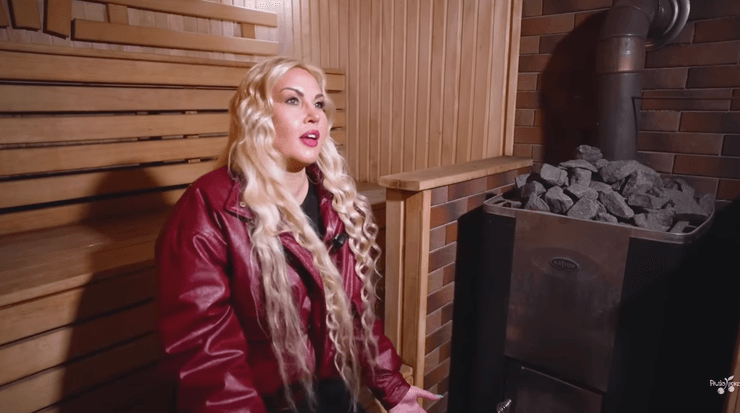 Баня в доме Камалии