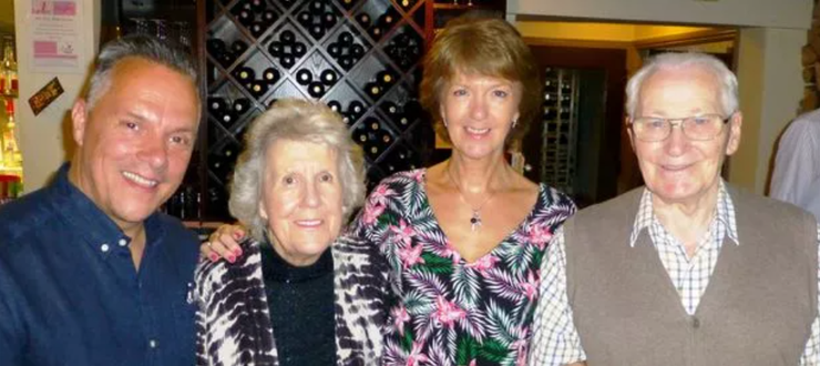 Скарби у будинку покійної матері, цінні речі, коштовності, ювелірні вироби, знахідки, Велика Британія, фото