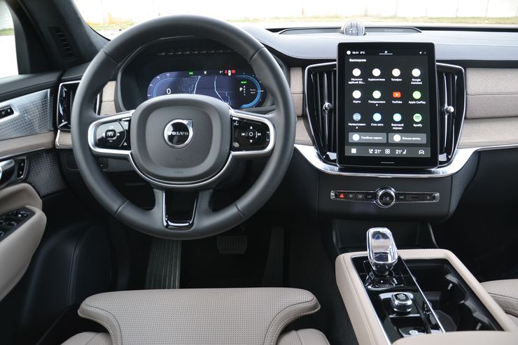 салон Volvo XC90, новий Volvo XC90, кросовер Volvo, Volvo XC90 2025, гібрид Volvo XC90
