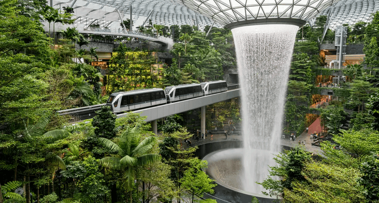 Сінгапурський аеропорт Чангі, найкращий у світі аеропорт, аеропорт майбутнього, критий водоспад, туристична пам'ятка