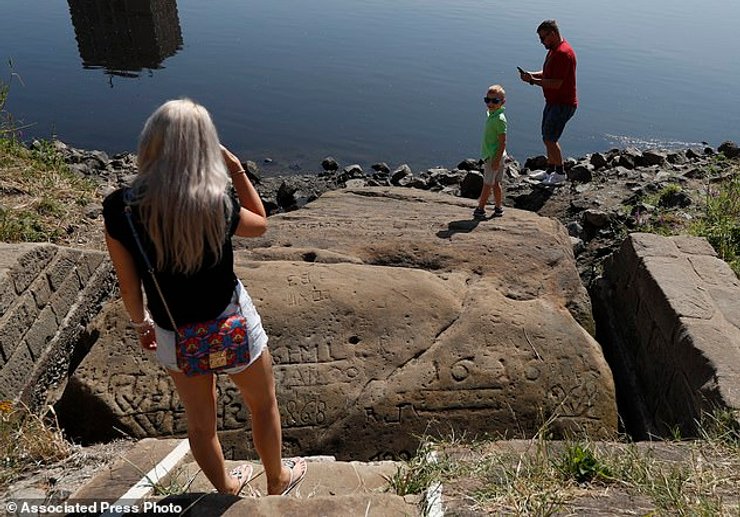 голодные камни