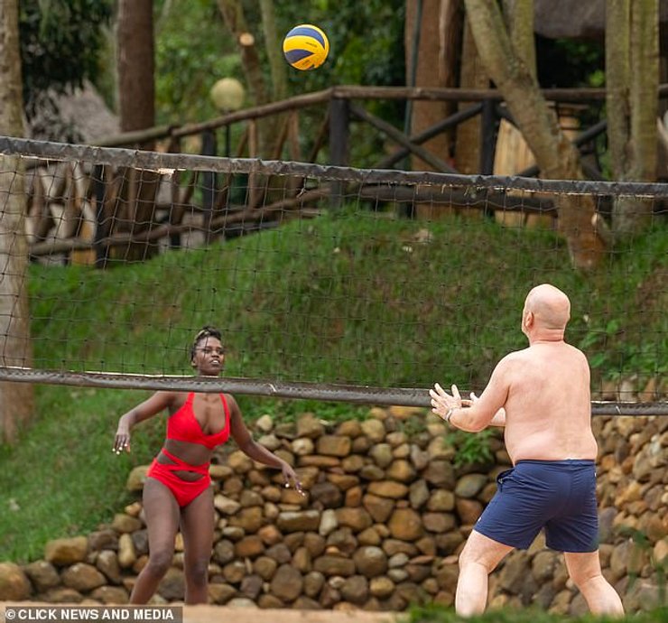 Медовй месяц Саймона Данчука и Клодин Увамахоро