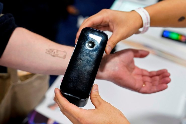 Prinker, CES 2023, временные татуировки, выставка