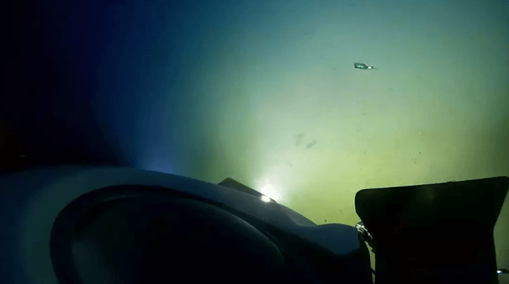 Маріанська западина, пляшка пива, глибина океану, океанічний тиск, скляна пляшка, скляна пляшка