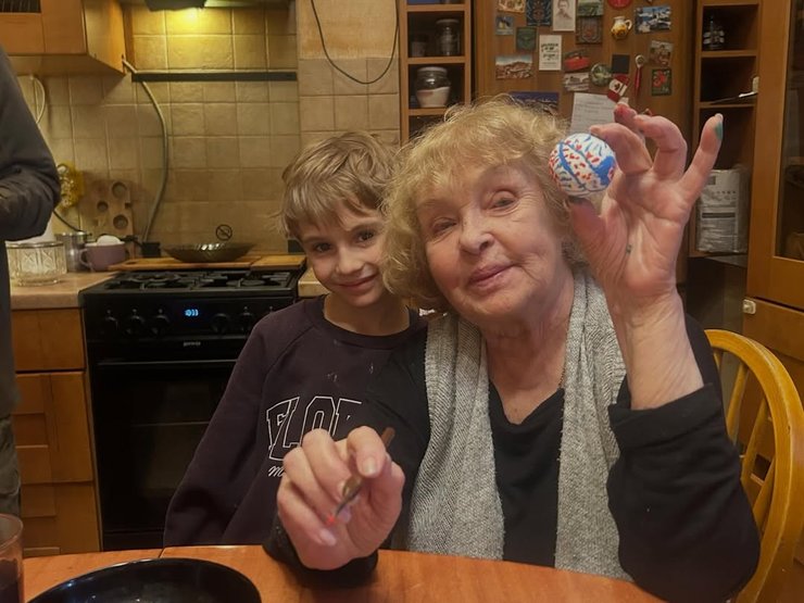 Ада Роговцева с писанками