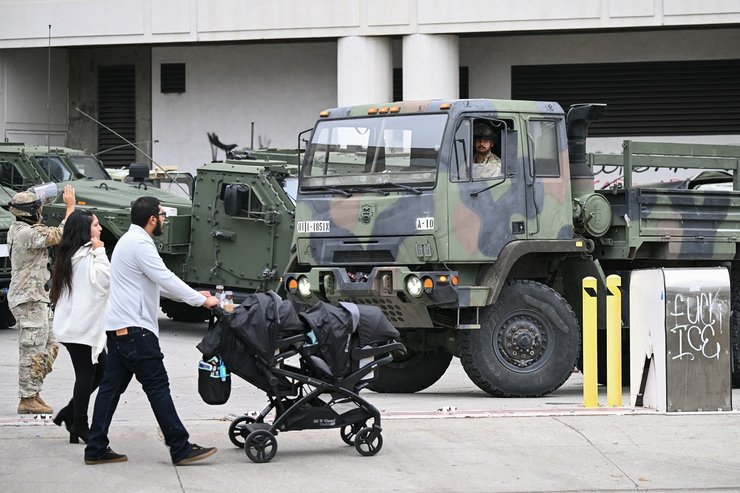 протести лос анджелес каліфорнія нацгвардія, протести в Лос-Анджелесі, протести в Каліфорнії, вуличні протести, протести проти депортації мігрантів, заворушення в Каліфорнії
