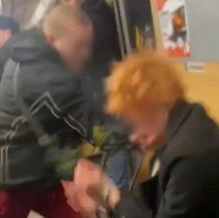 Хулиган побил пассажира в метро